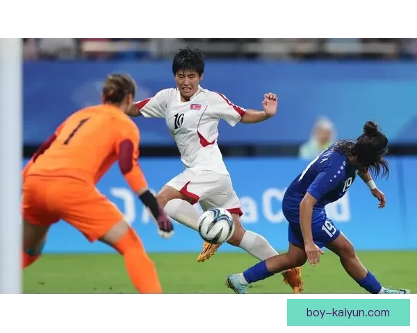 亚运会足球赛即将开启，球员们备受期待展现荣耀时刻